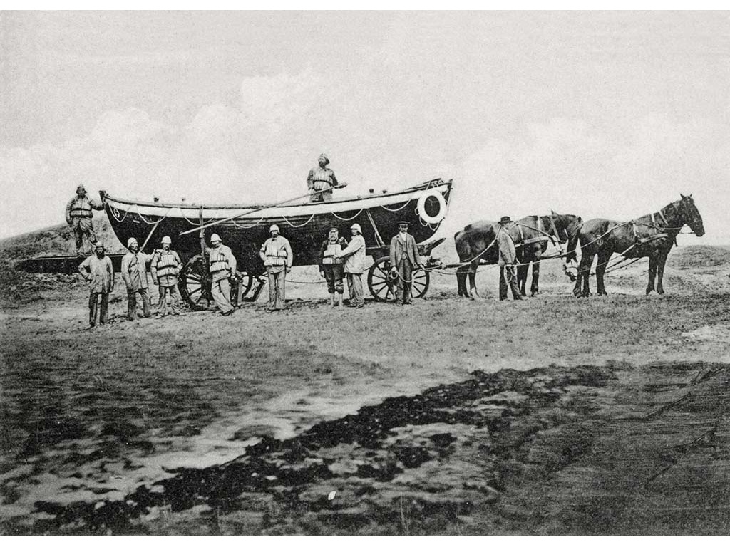 historische ansichtskarte nr  1  ruderrettungsboot station wangerooge